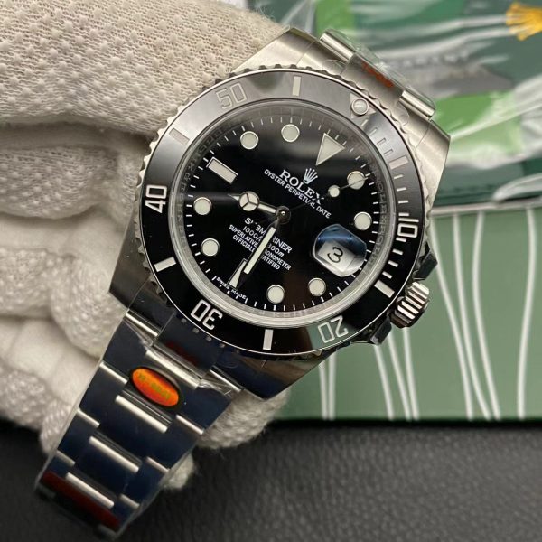 Rolex Submariner Silver Black Replica Swiss Clone 18 Super Clone Rolex Submariner Silver Black Replica Swiss Clone