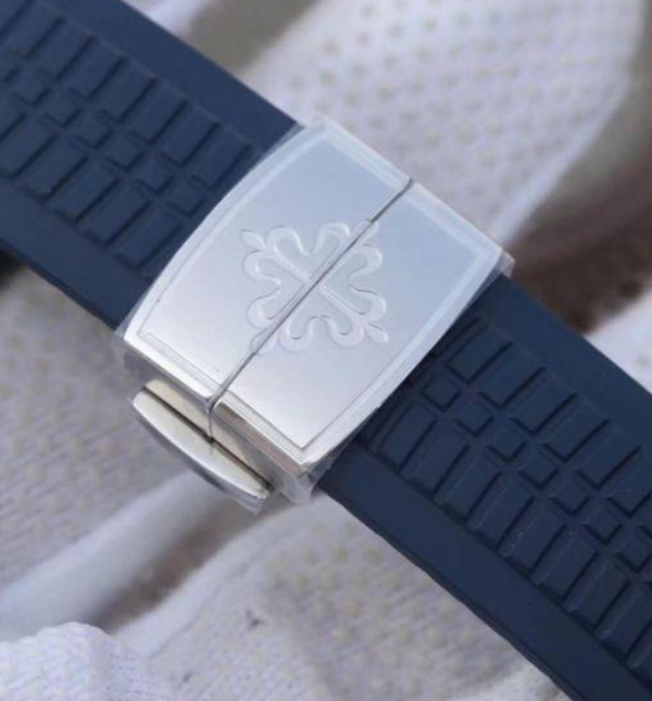 Replica Patek Philippe Aquanaut 5168G Blue Dial 4 Replica Patek Philippe Aquanaut 5168G Blue Dial