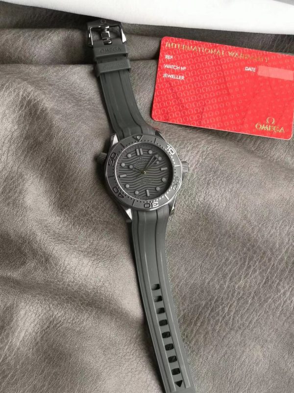 Réplica Omega Seamaster 300M &Quot;Negro Negro&Quot; Caja De Cerámica Super Clon Réplica 27 Réplica Omega Seamaster Negro