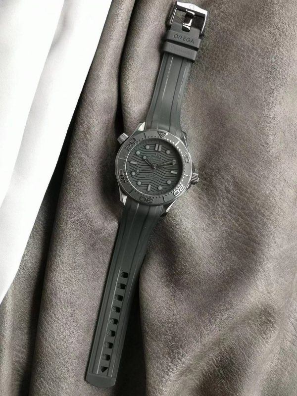 Réplica Omega Seamaster 300M &Quot;Negro Negro&Quot; Caja De Cerámica Super Clon Réplica 24 Réplica Omega Seamaster Negro