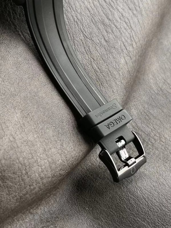 Réplica Omega Seamaster 300M &Quot;Negro Negro&Quot; Caja De Cerámica Super Clon Réplica 26 Réplica Omega Seamaster Negro