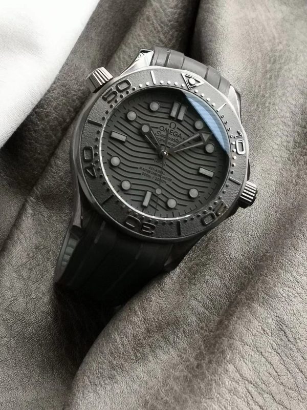 Réplica Omega Seamaster 300M &Quot;Negro Negro&Quot; Caja De Cerámica Super Clon Réplica 21 Réplica Omega Seamaster Negro