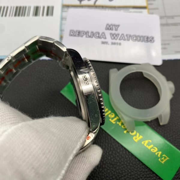 Top Replica Rolex Submariner Green Dial Hulk 4 5D40F94441Dcc9B9Db6Ee71D445F8A4D